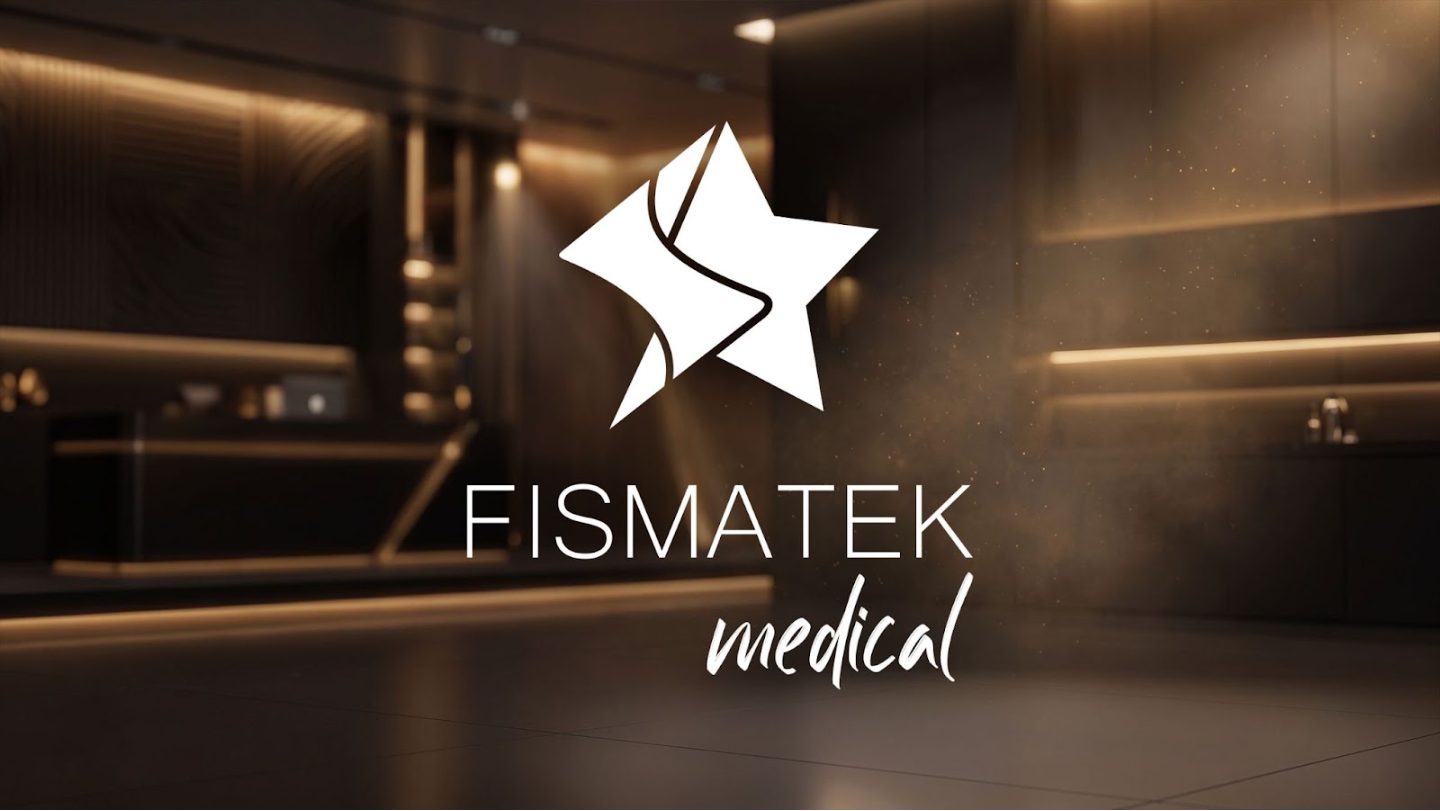 Logo FISMATEK medical sobre ambiente escuro